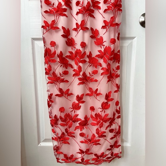 JS Collections Embroidered Floral Lace Long Sleeve Gown Size 4 - Picture 4 of 10